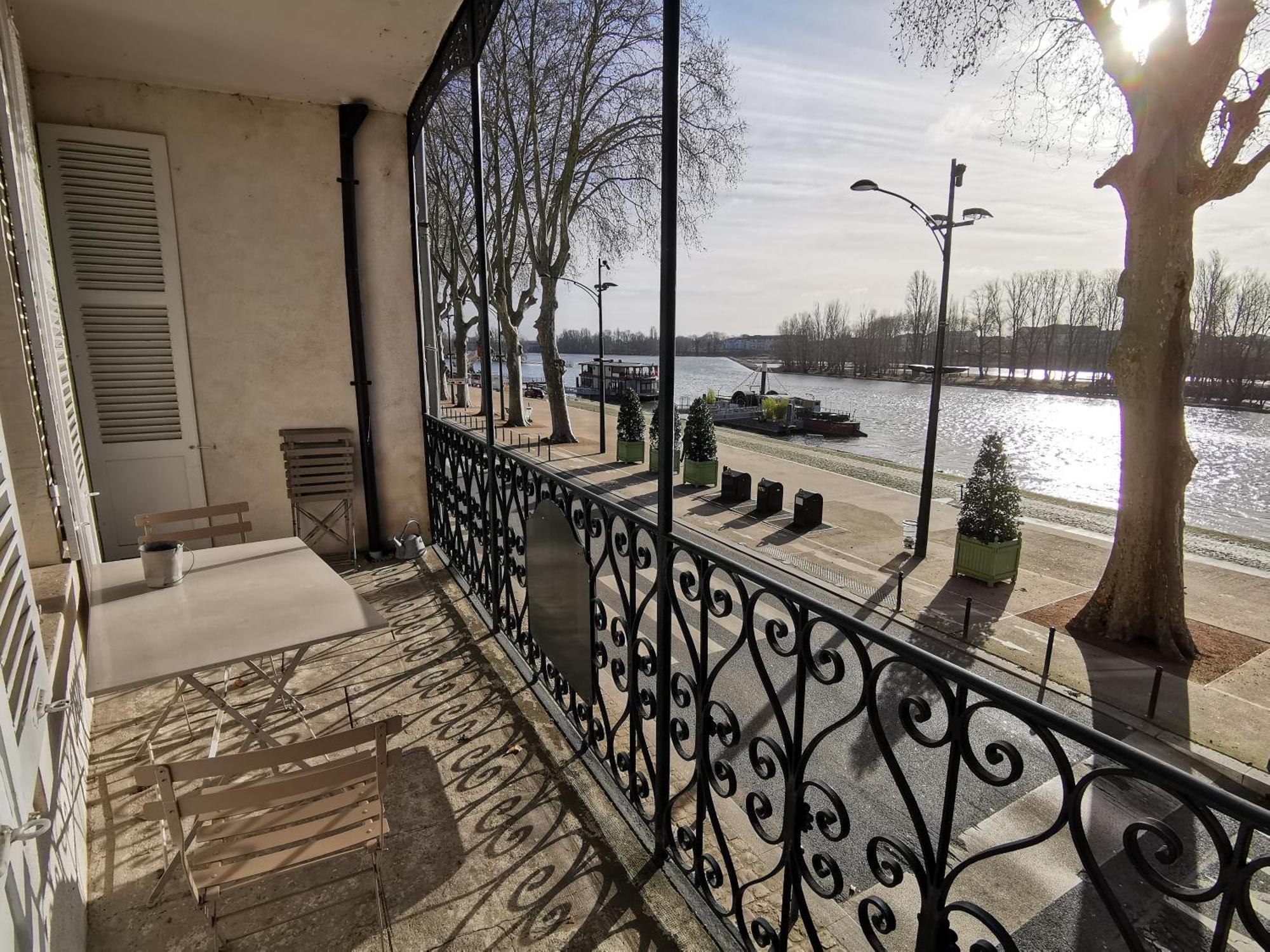 Appart Gite Les Oiseaux- Face Loire Quai Du Chatelet Orléans Exterior foto